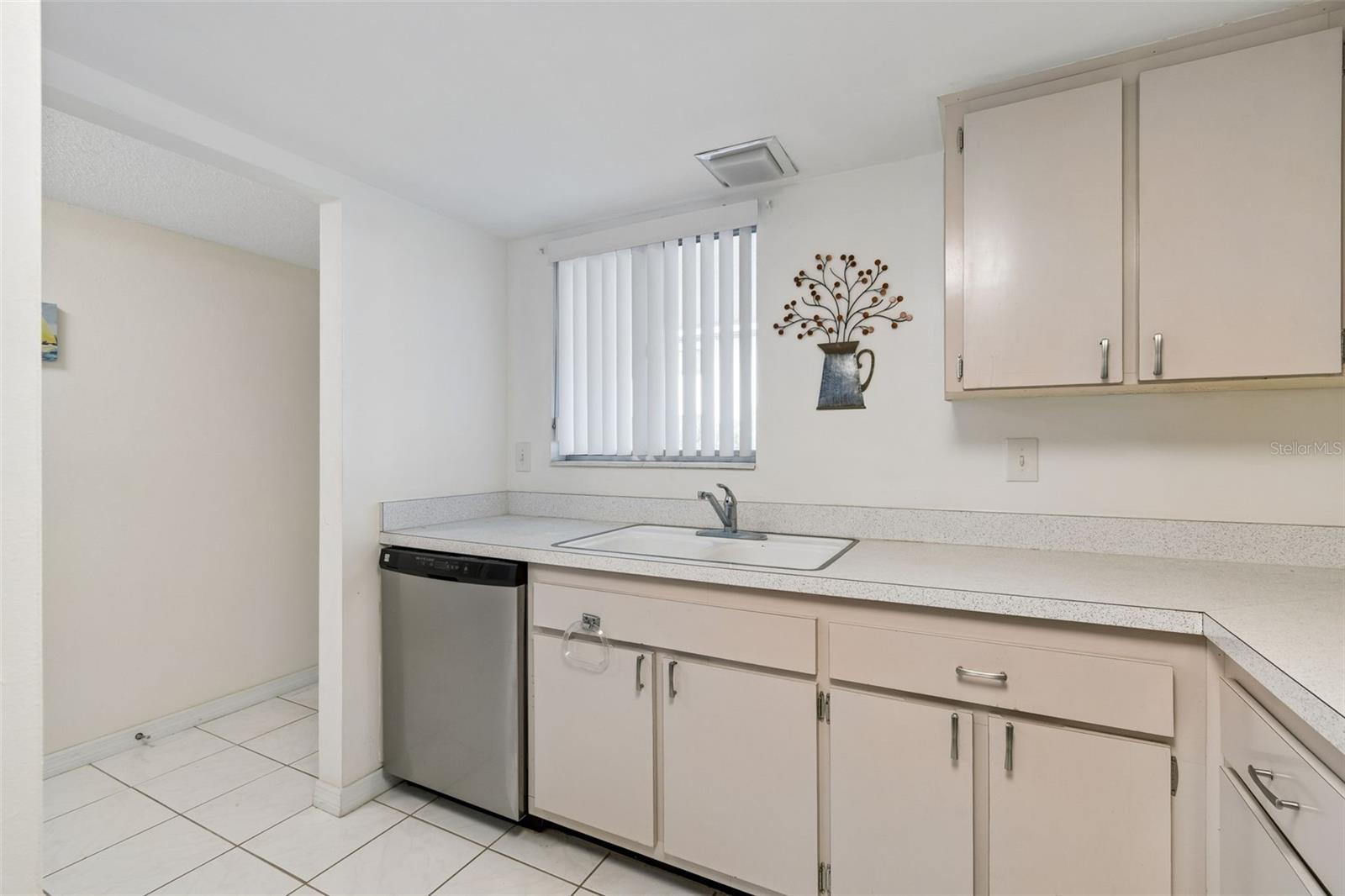 Image 13 of 58 For 2944 Bay Drive 106