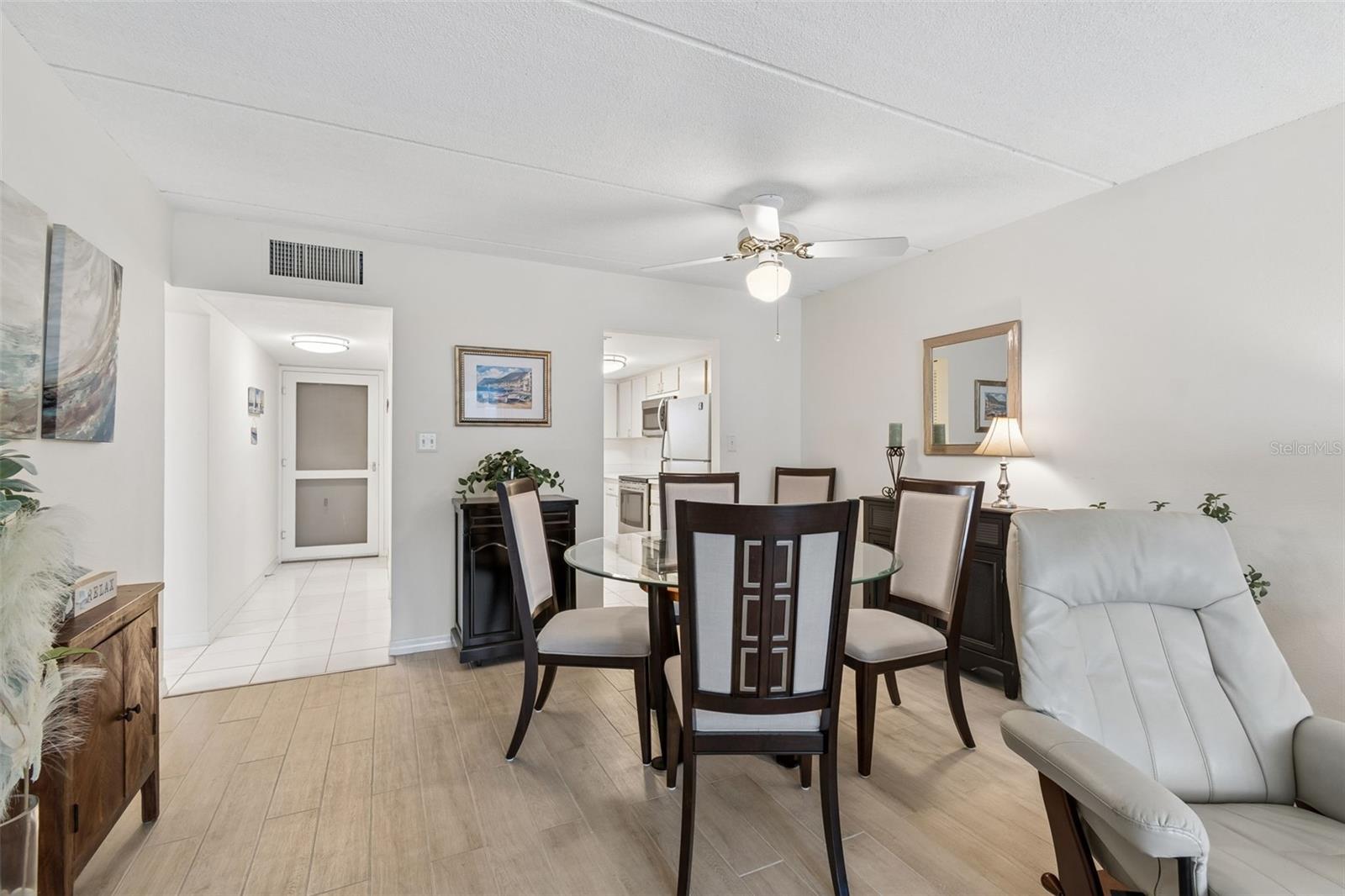 Image 17 of 58 For 2944 Bay Drive 106