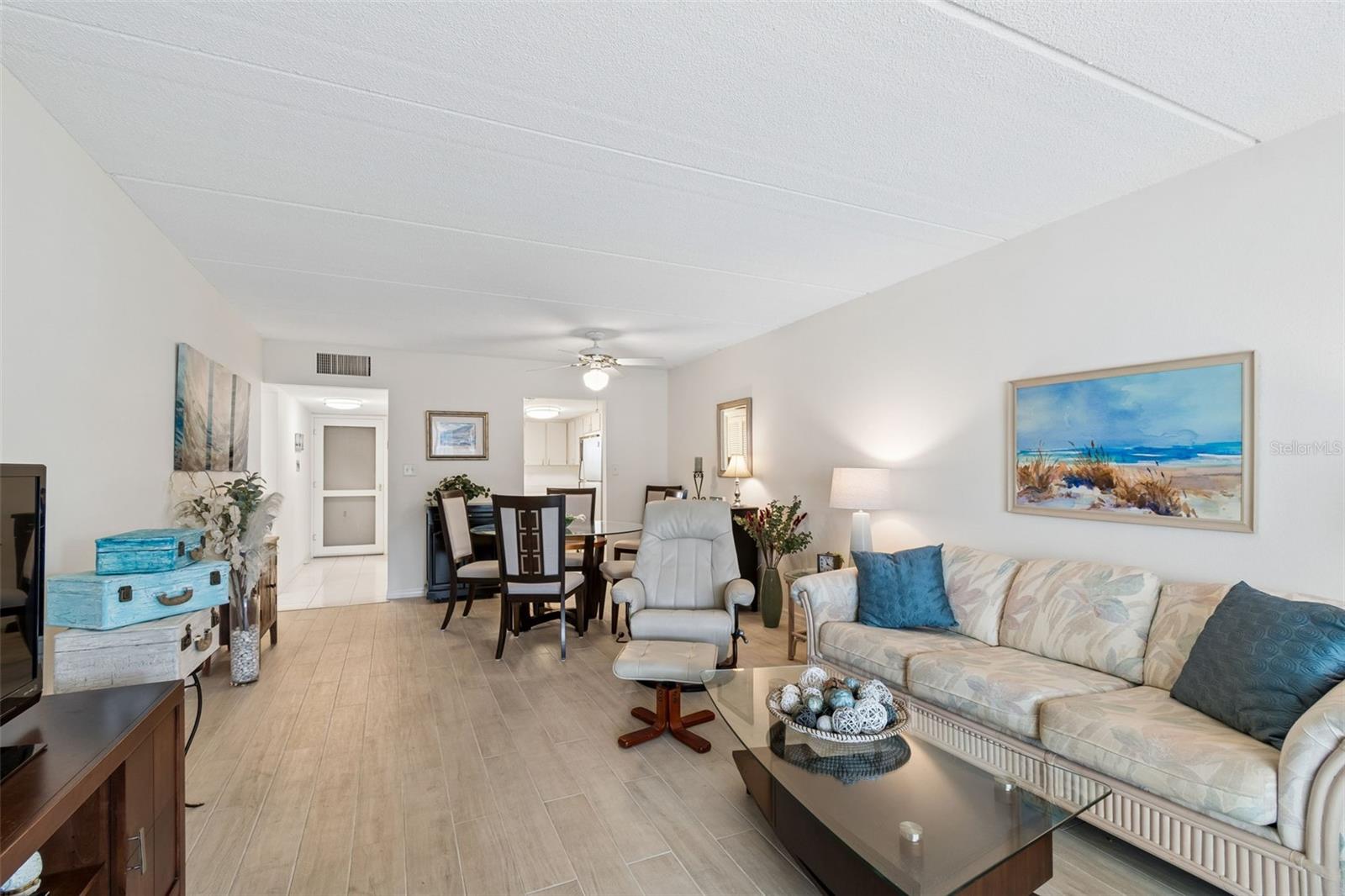 Image 21 of 58 For 2944 Bay Drive 106