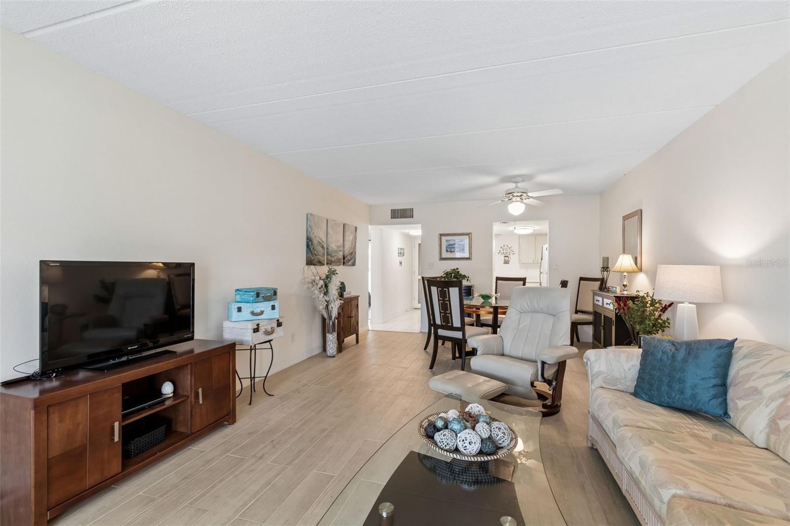 Image 23 of 58 For 2944 Bay Drive 106