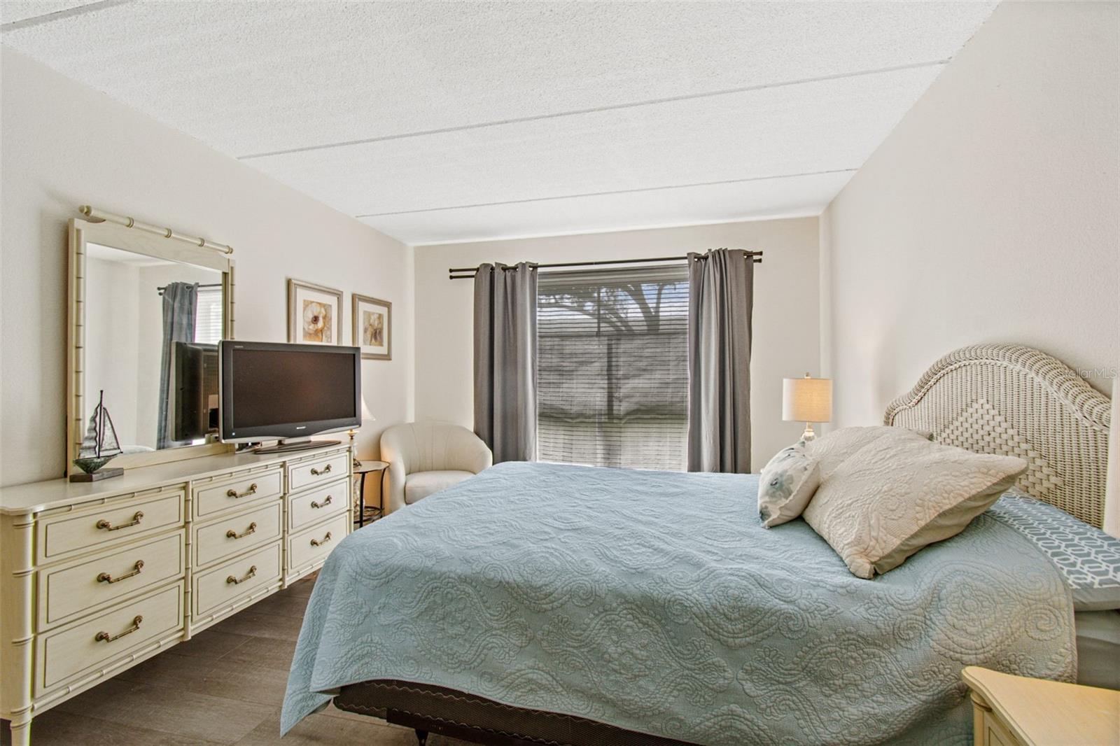 Image 37 of 58 For 2944 Bay Drive 106