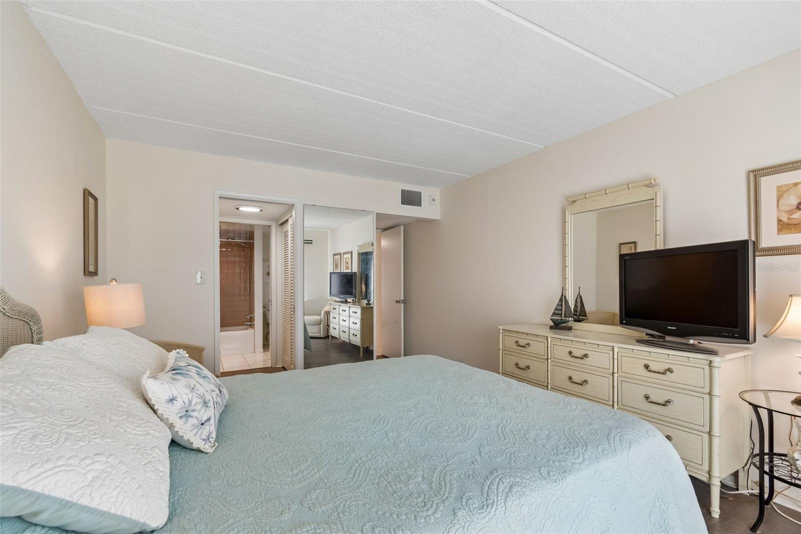 Image 39 of 58 For 2944 Bay Drive 106