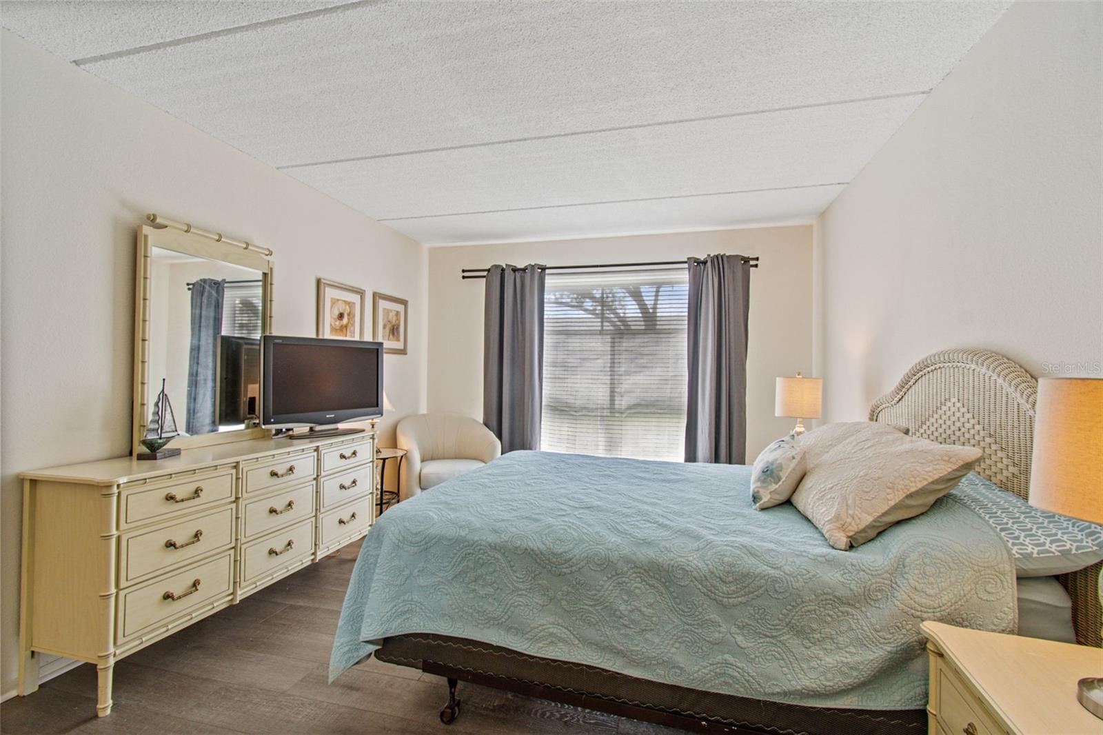 Image 40 of 58 For 2944 Bay Drive 106