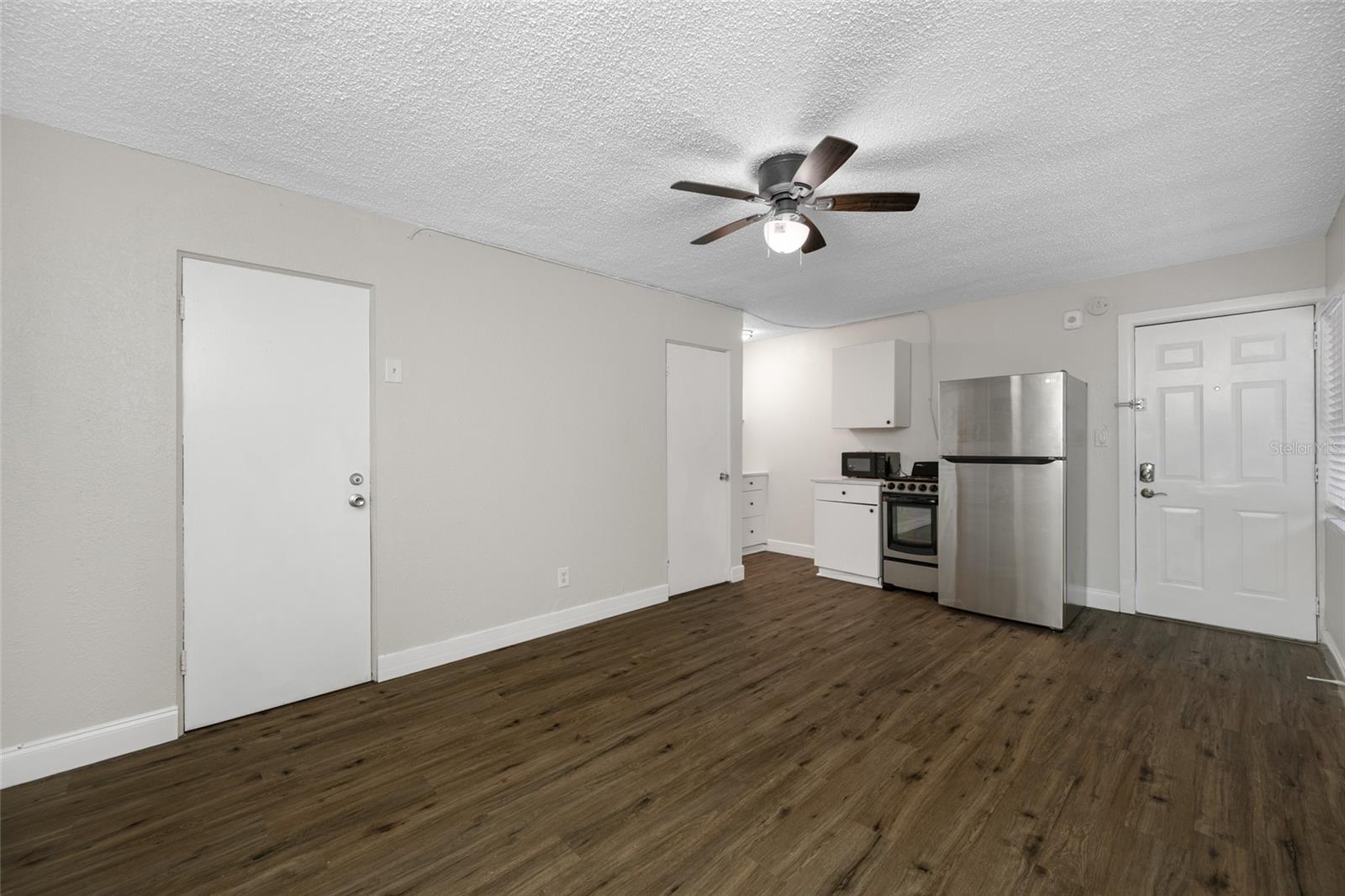 Image 13 of 35 For 425 2nd Street N