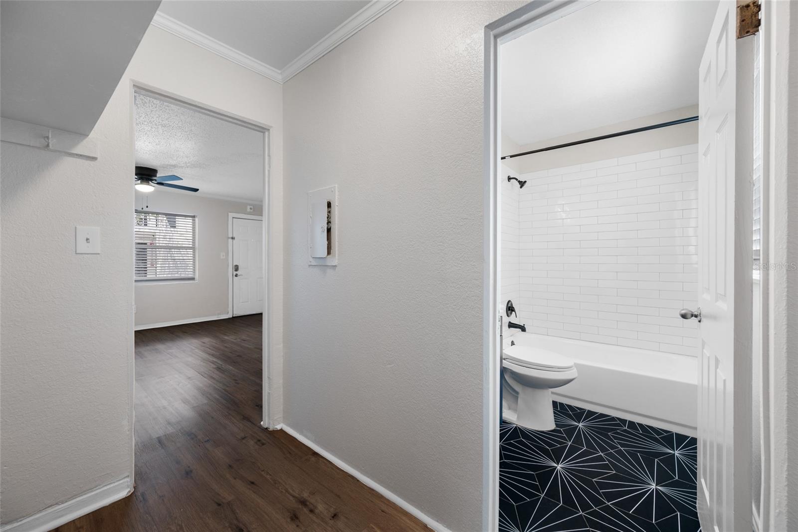 Image 25 of 35 For 425 2nd Street N