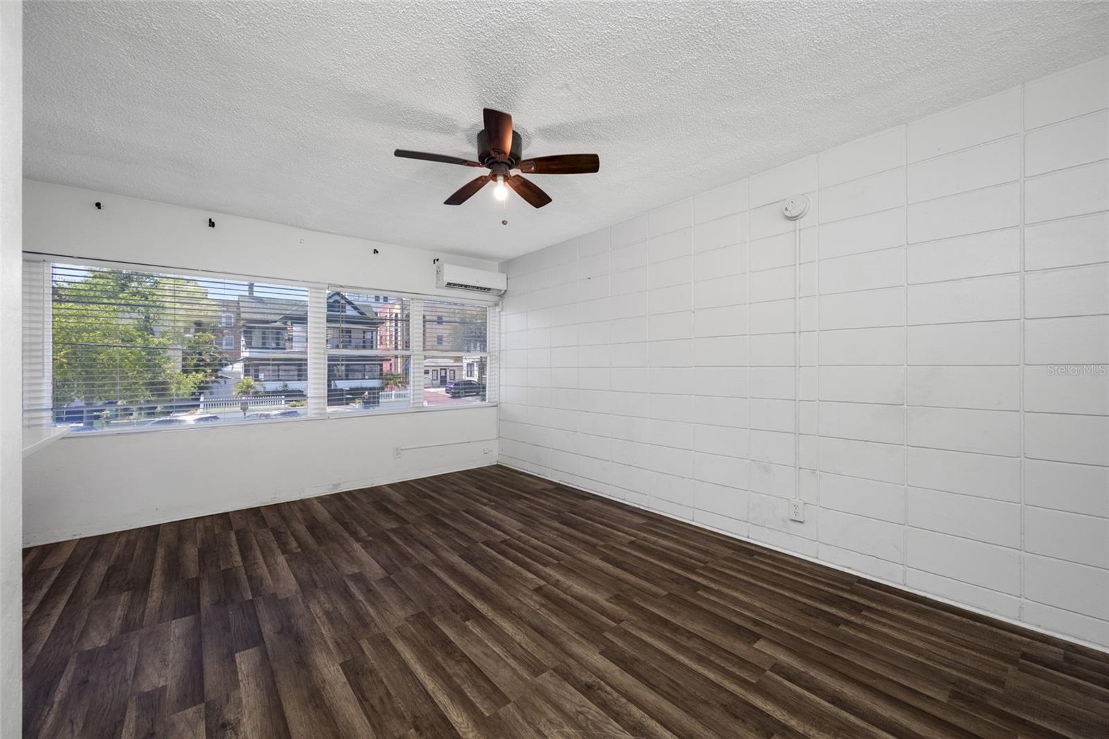 Image 29 of 35 For 425 2nd Street N