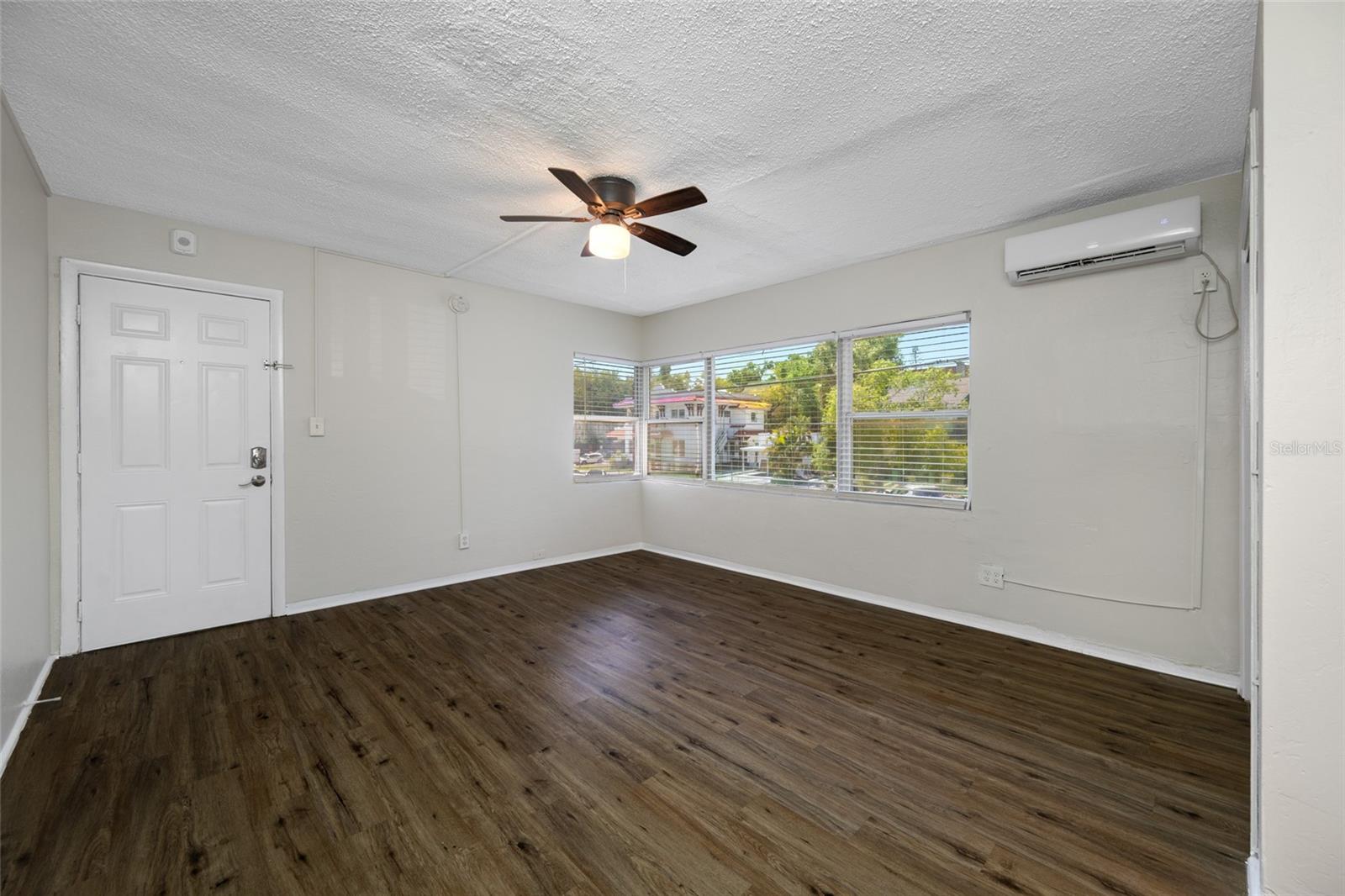 Image 7 of 35 For 425 2nd Street N