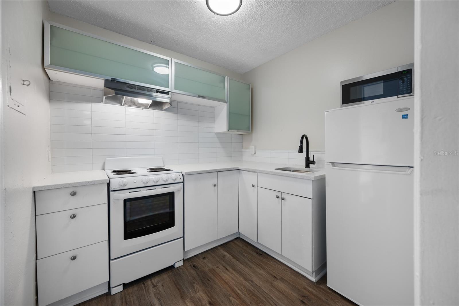 Image 8 of 35 For 425 2nd Street N