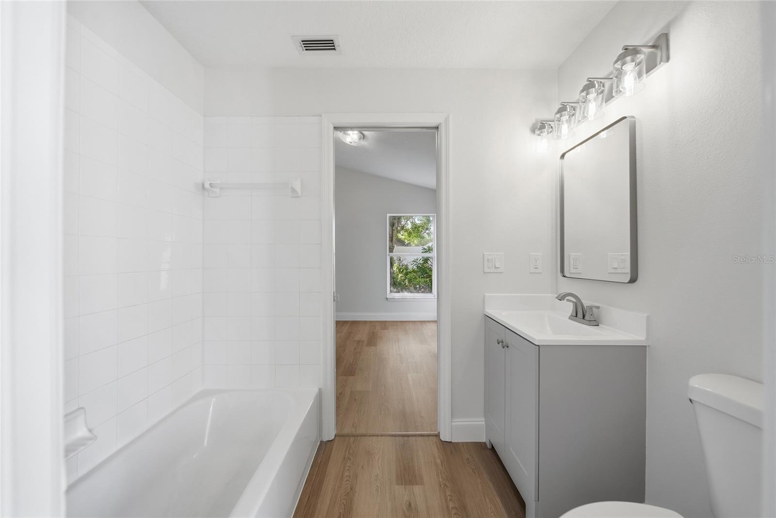 Listing photo id 23 for 29430 Sea Dahlia Pass