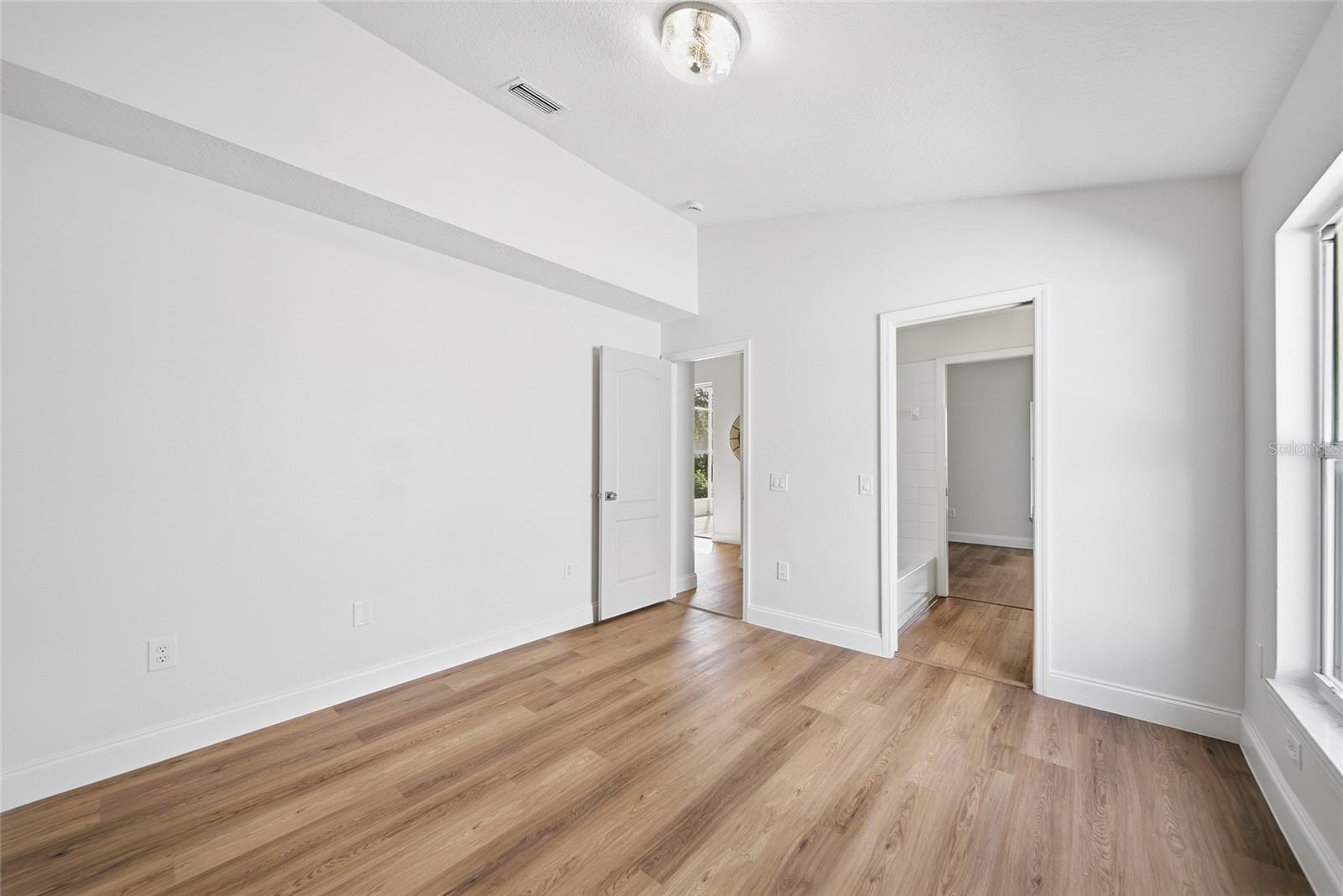 Listing photo id 25 for 29430 Sea Dahlia Pass