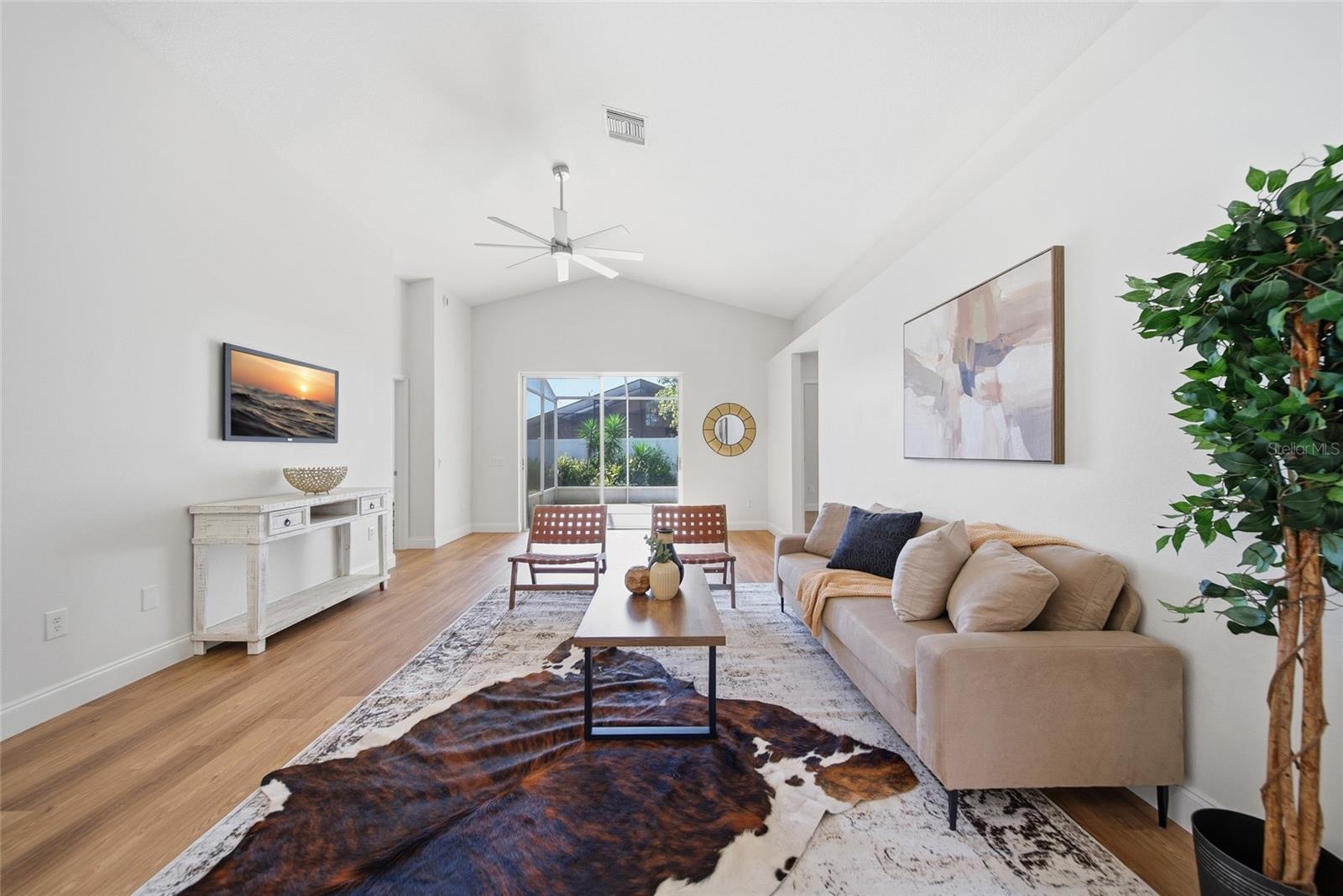 Listing photo id 7 for 29430 Sea Dahlia Pass