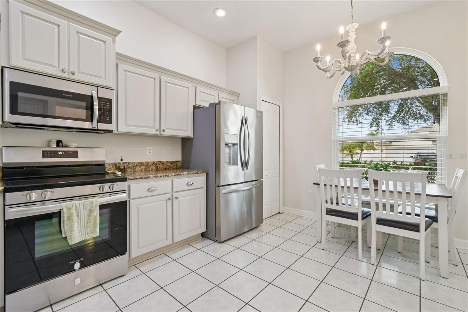 Image 11 of 45 For 627 Tuscanny Street