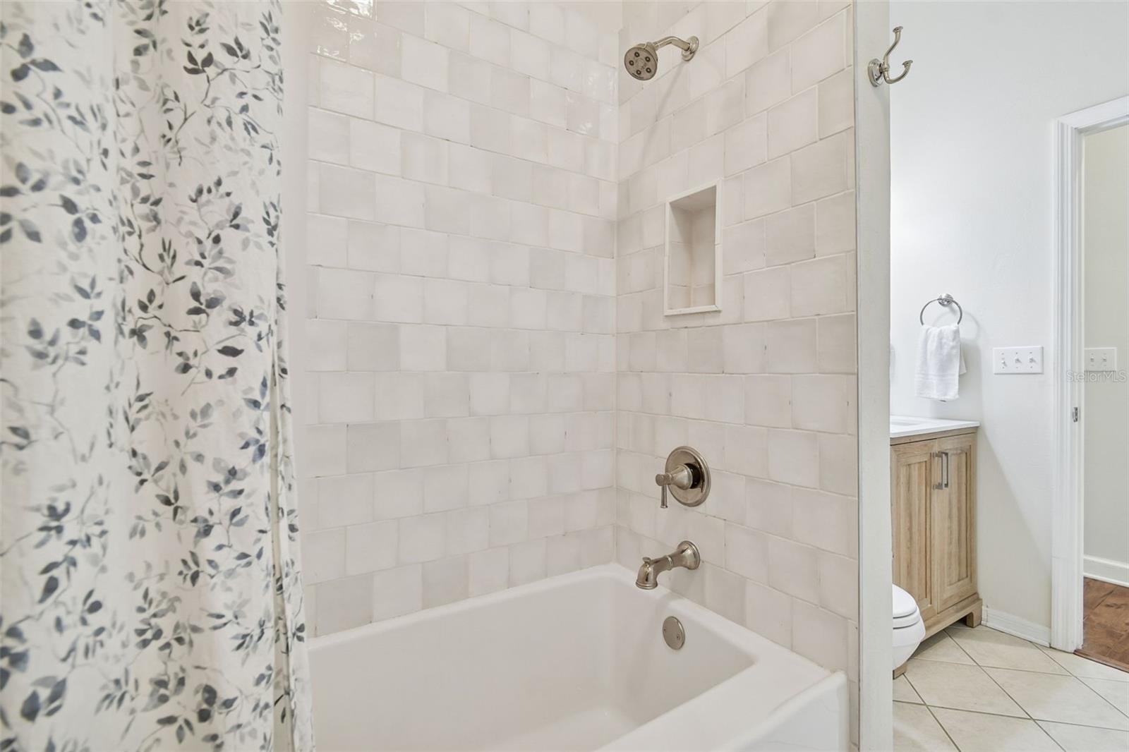 Image 27 of 45 For 627 Tuscanny Street