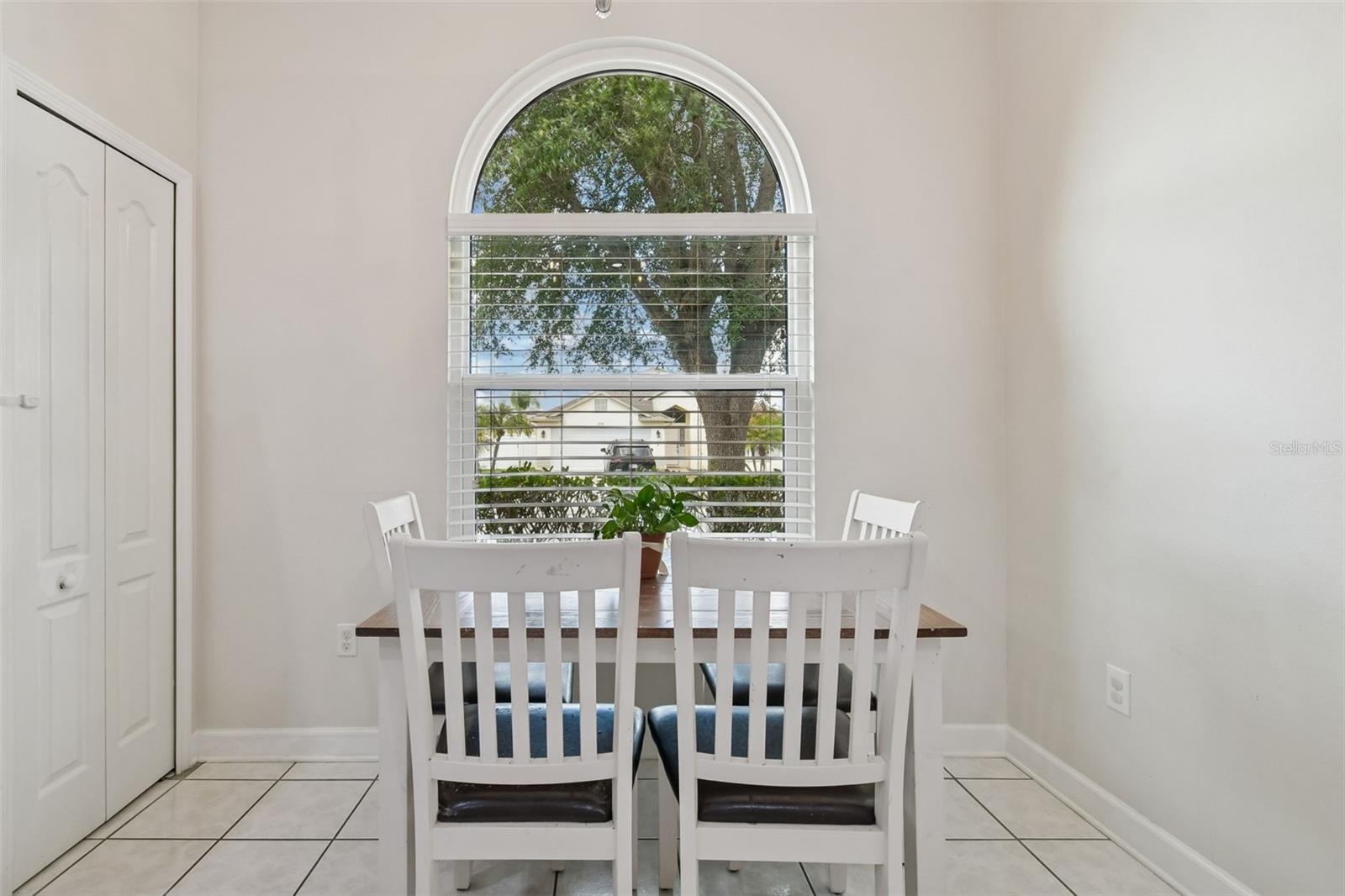 Image 8 of 45 For 627 Tuscanny Street