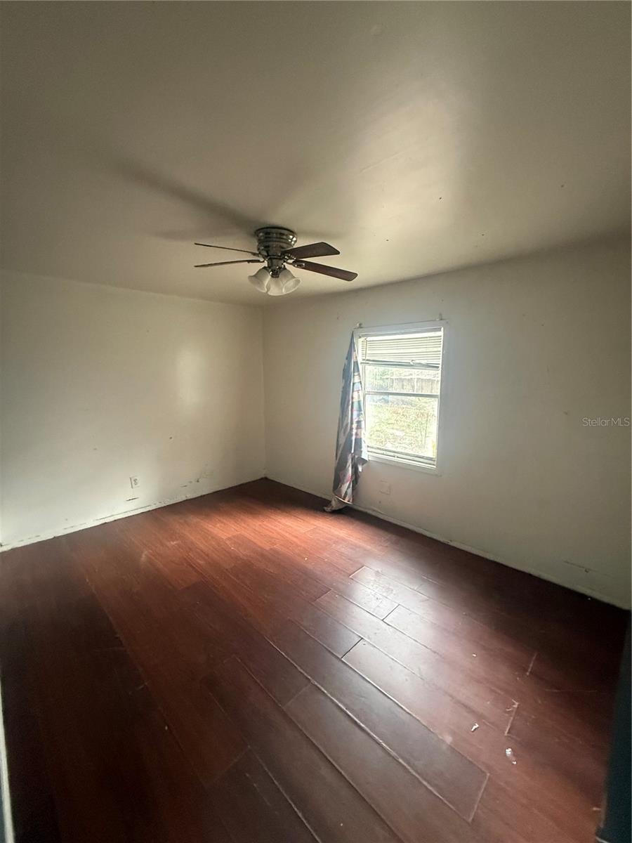 Listing photo id 13 for 9212 Brooks Street