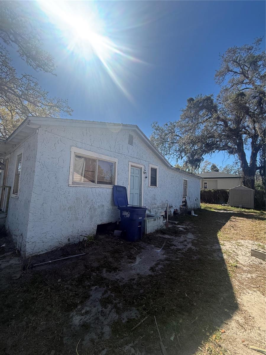 Listing photo id 17 for 9212 Brooks Street