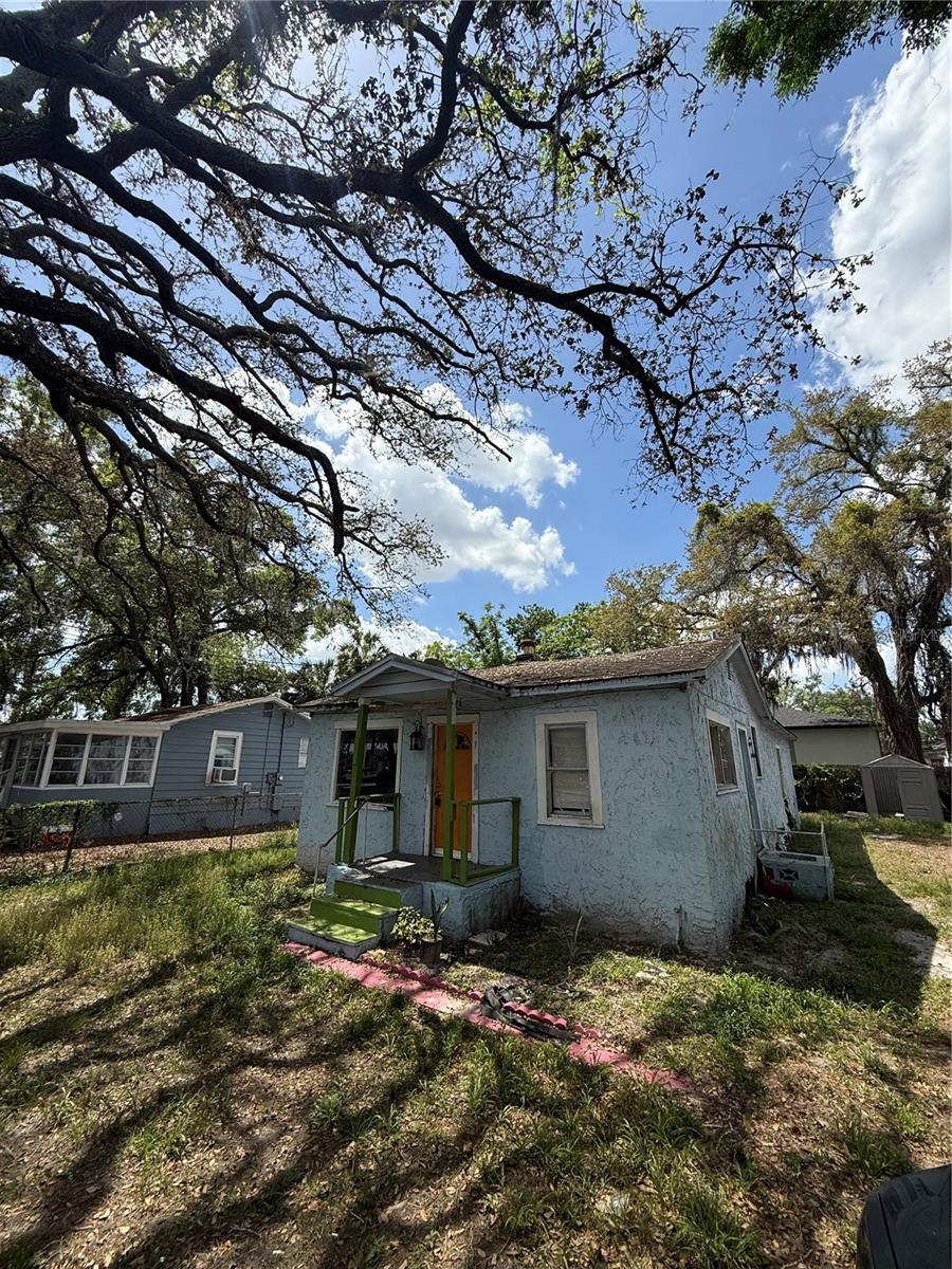 Listing photo id 18 for 9212 Brooks Street