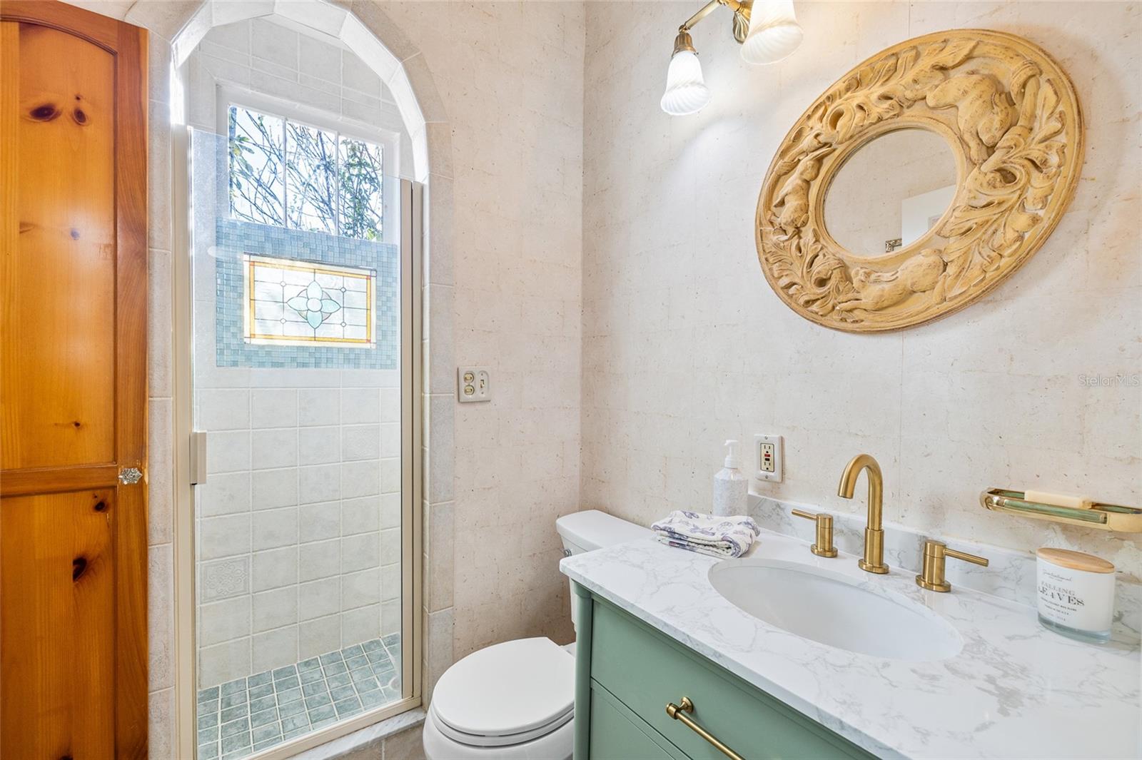 Listing photo id 4 for 212 Coolidge Avenue