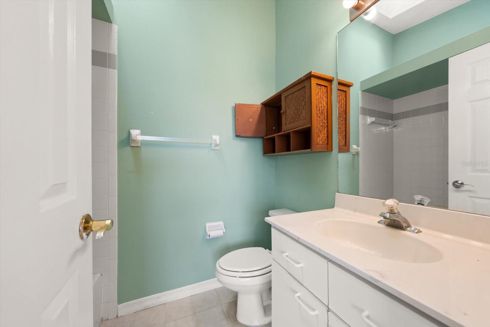 Listing photo id 12 for 124 Marcdale Boulevard