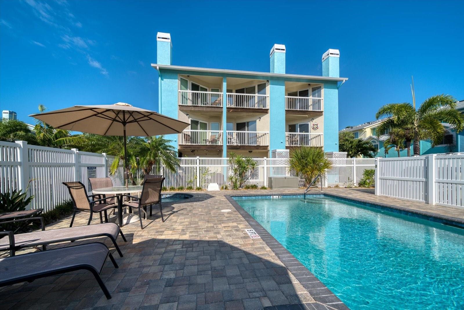 Listing photo id 22 for 124 Marcdale Boulevard