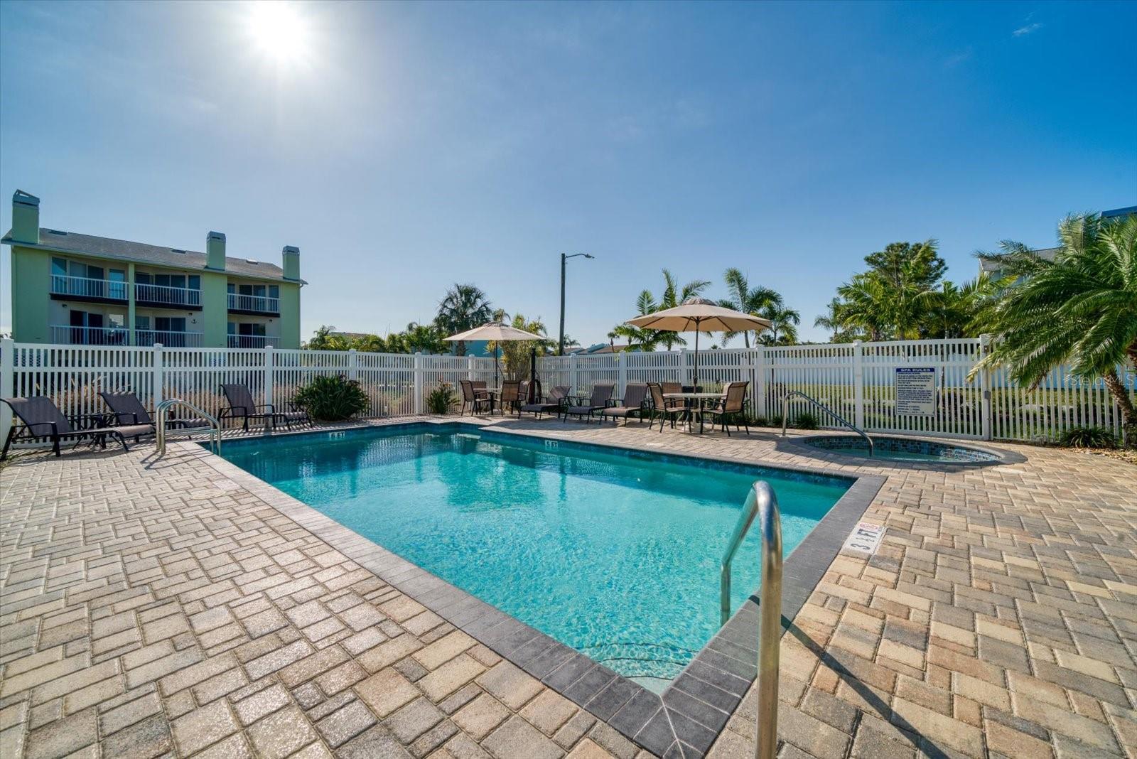 Listing photo id 23 for 124 Marcdale Boulevard