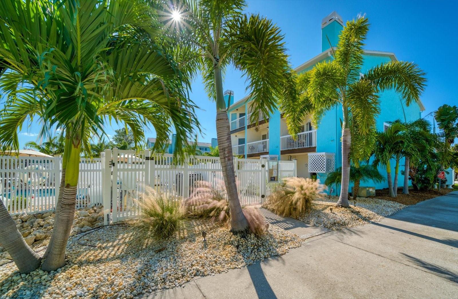 Listing photo id 24 for 124 Marcdale Boulevard