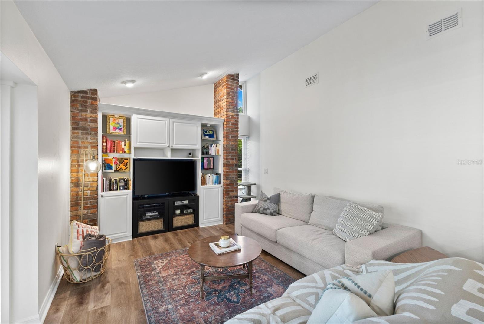 Image 16 of 59 For 3102 Wesson Way