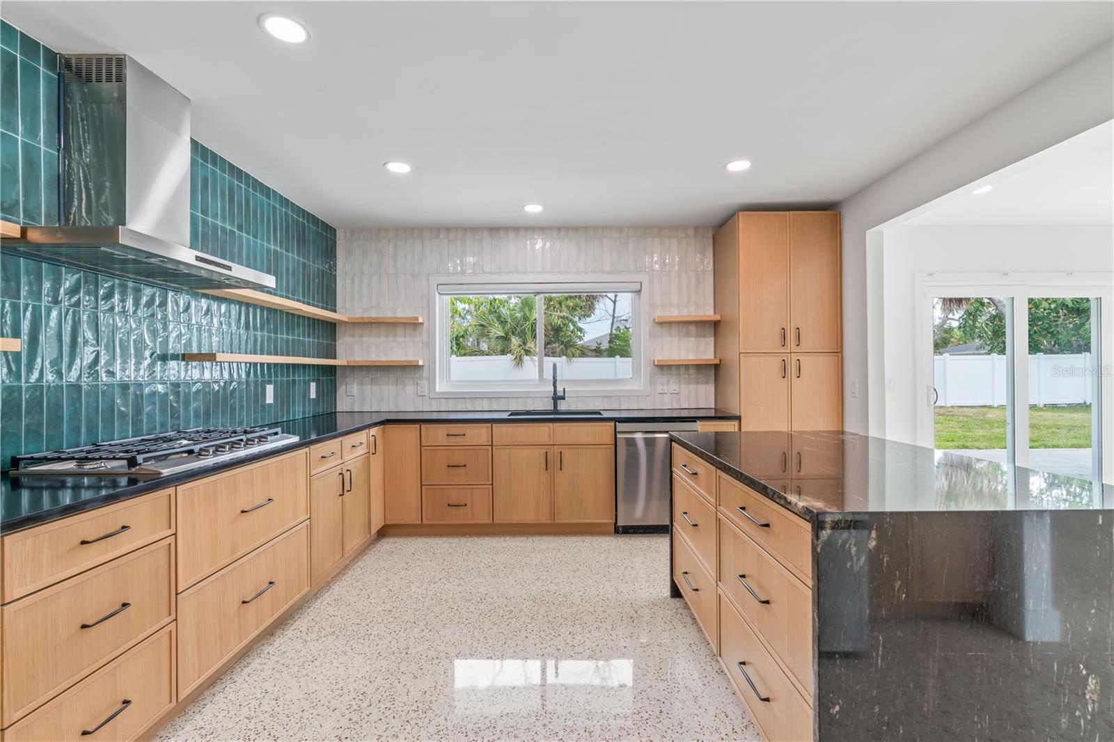 Image 11 of 57 For 123 8th Street