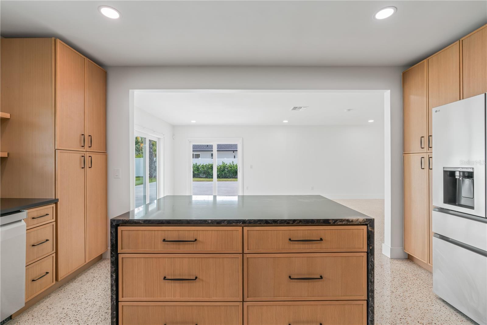 Image 14 of 57 For 123 8th Street