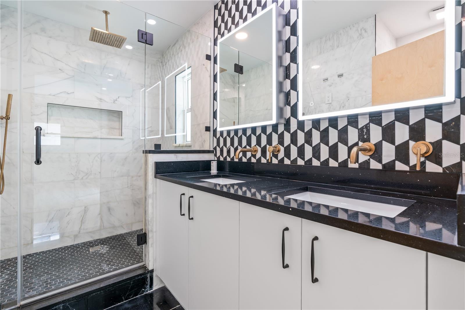 Image 22 of 57 For 123 8th Street