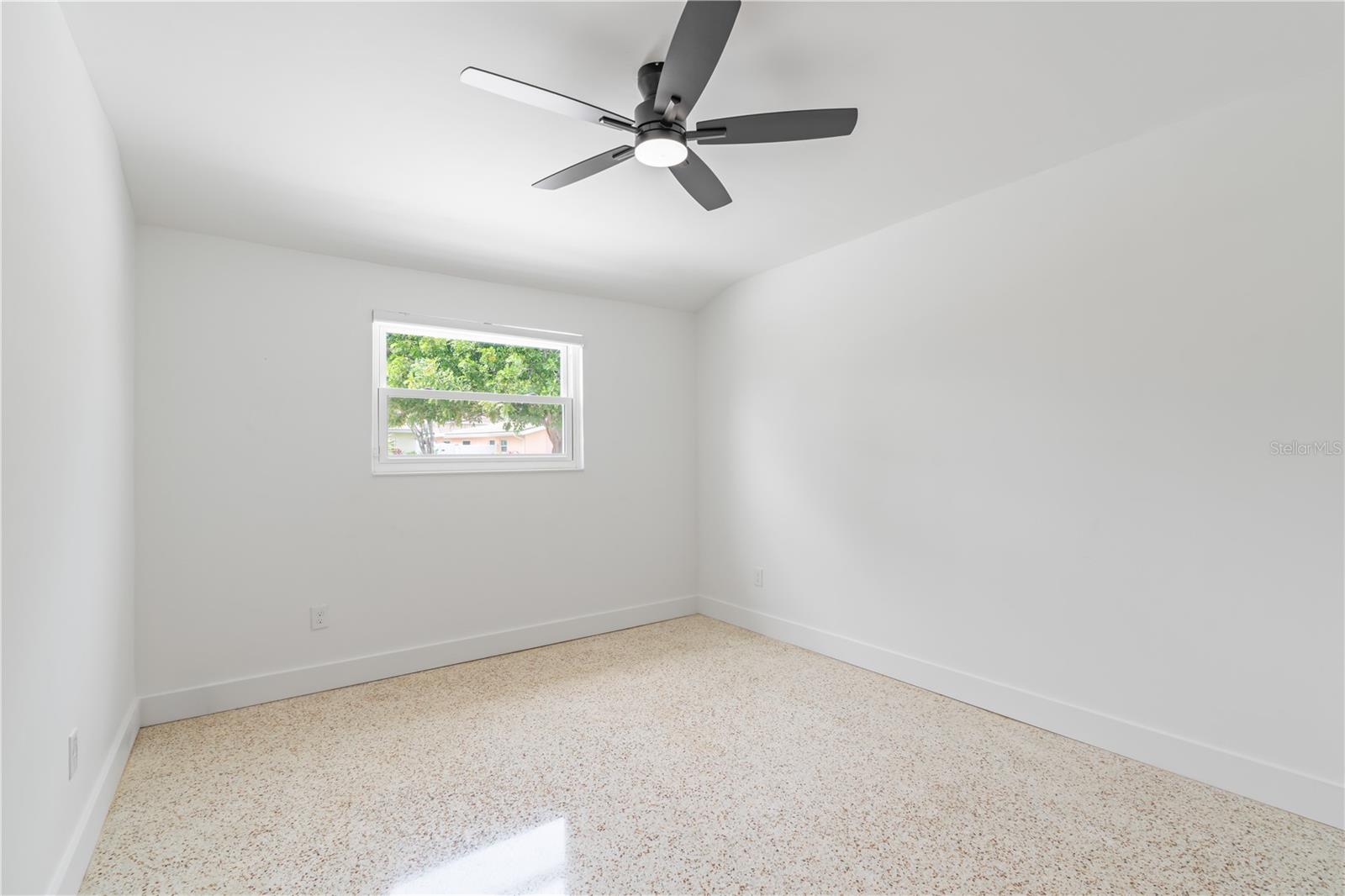 Image 32 of 57 For 123 8th Street