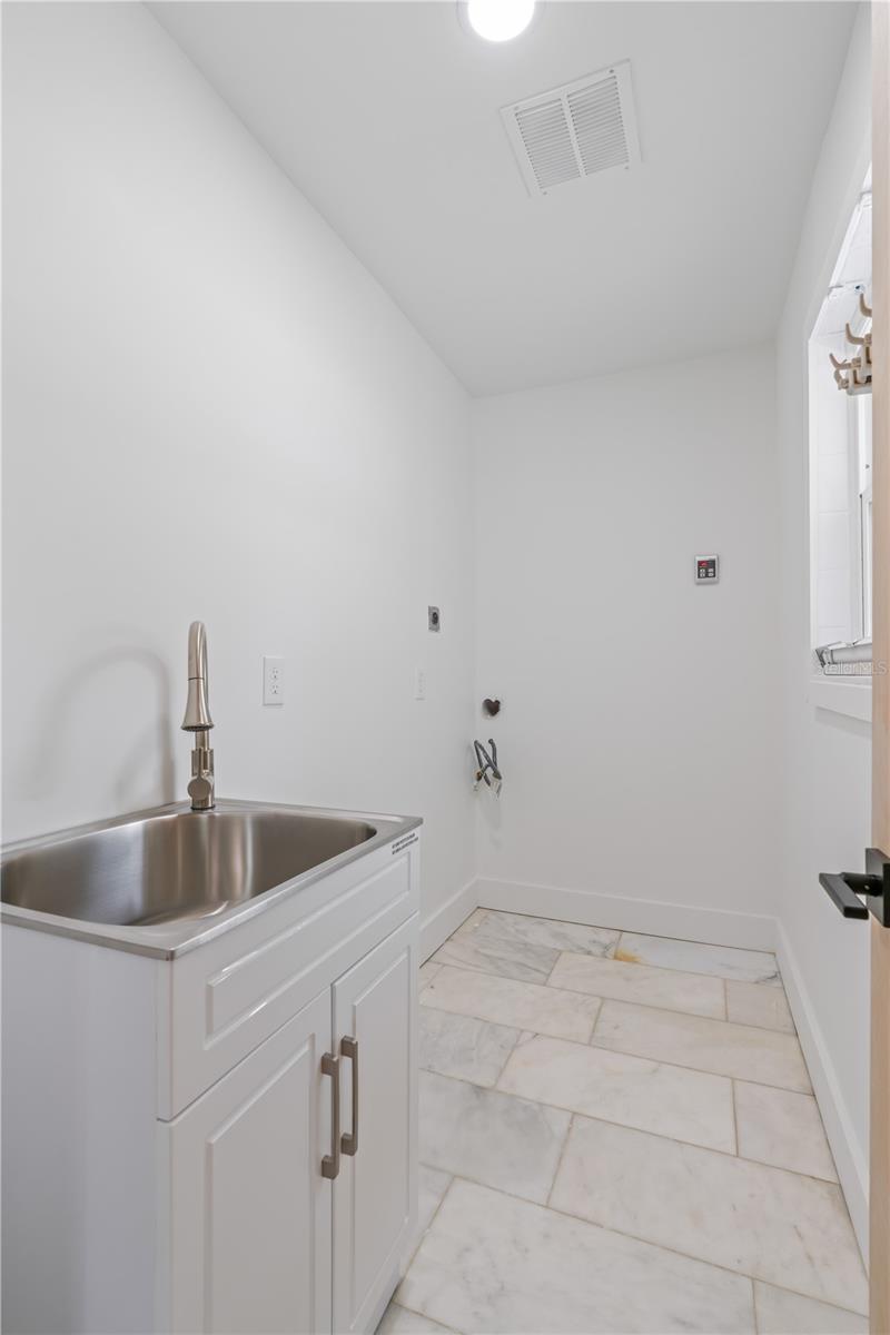 Image 33 of 57 For 123 8th Street