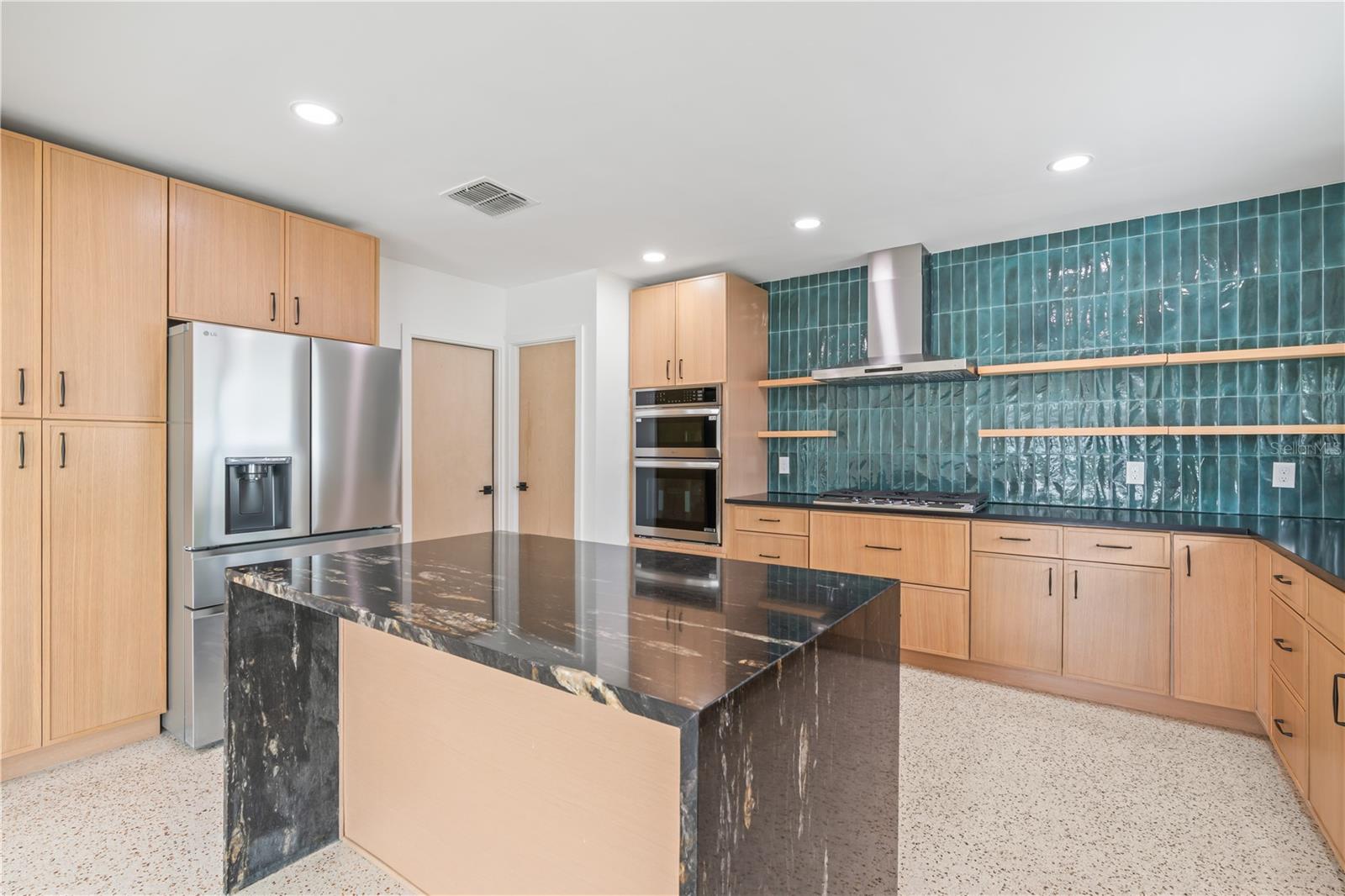 Image 9 of 57 For 123 8th Street