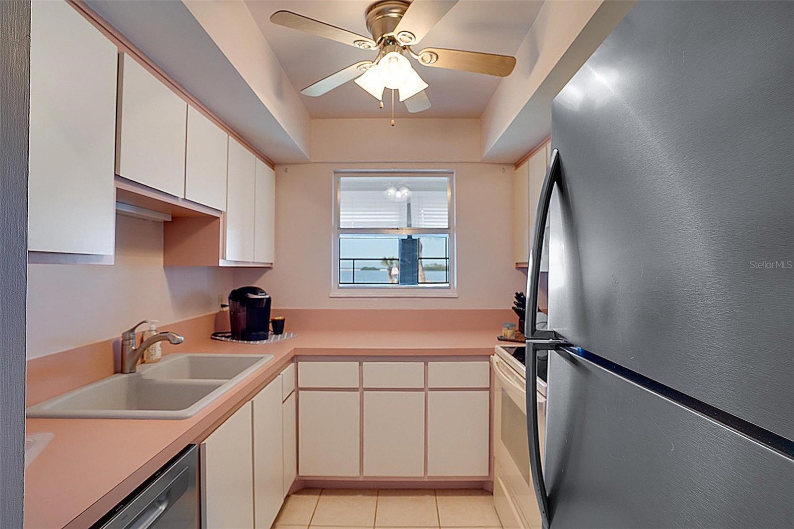 Image 10 of 38 For 656 Windrush Bay Drive 656