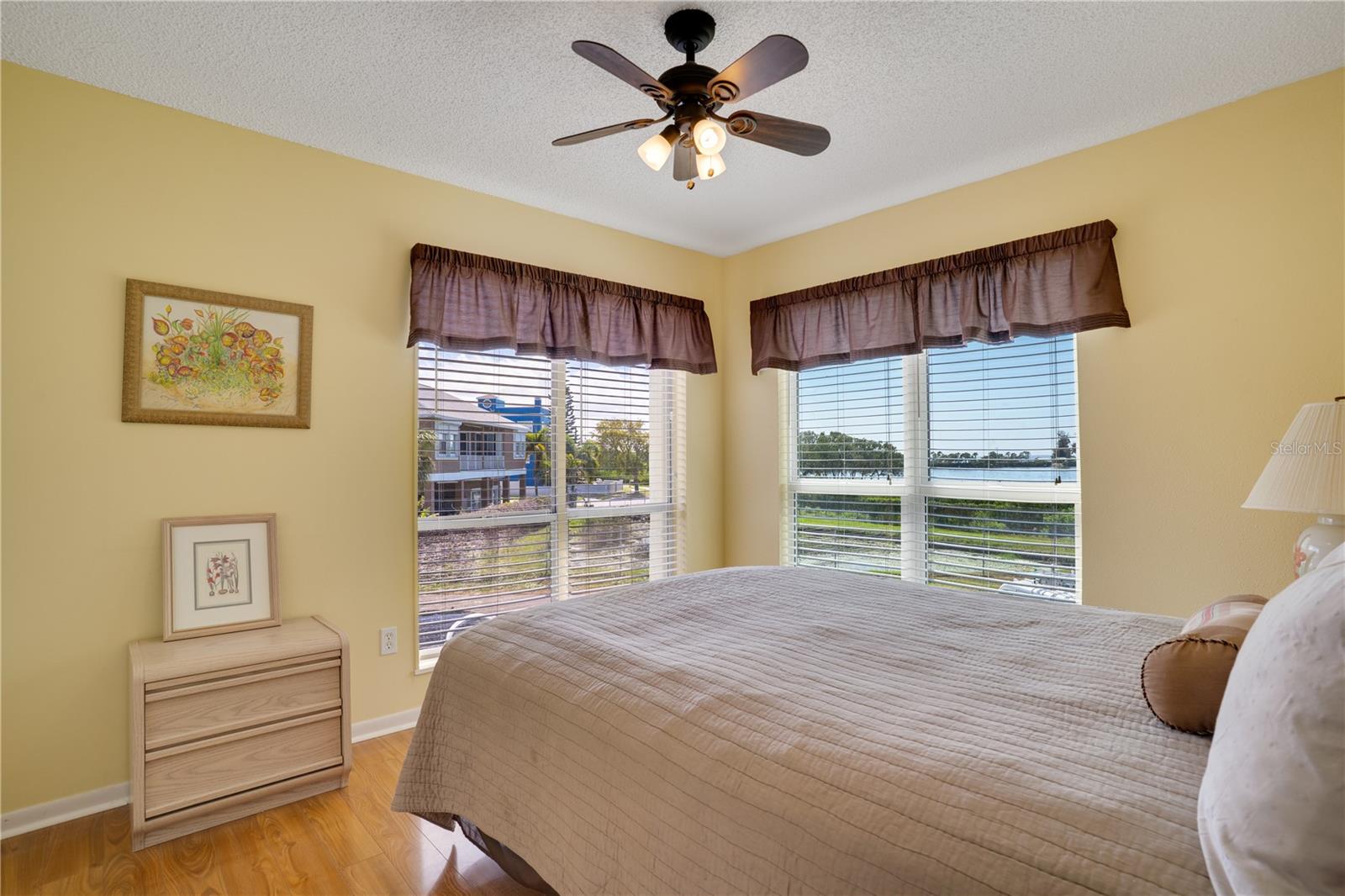 Image 14 of 38 For 656 Windrush Bay Drive 656