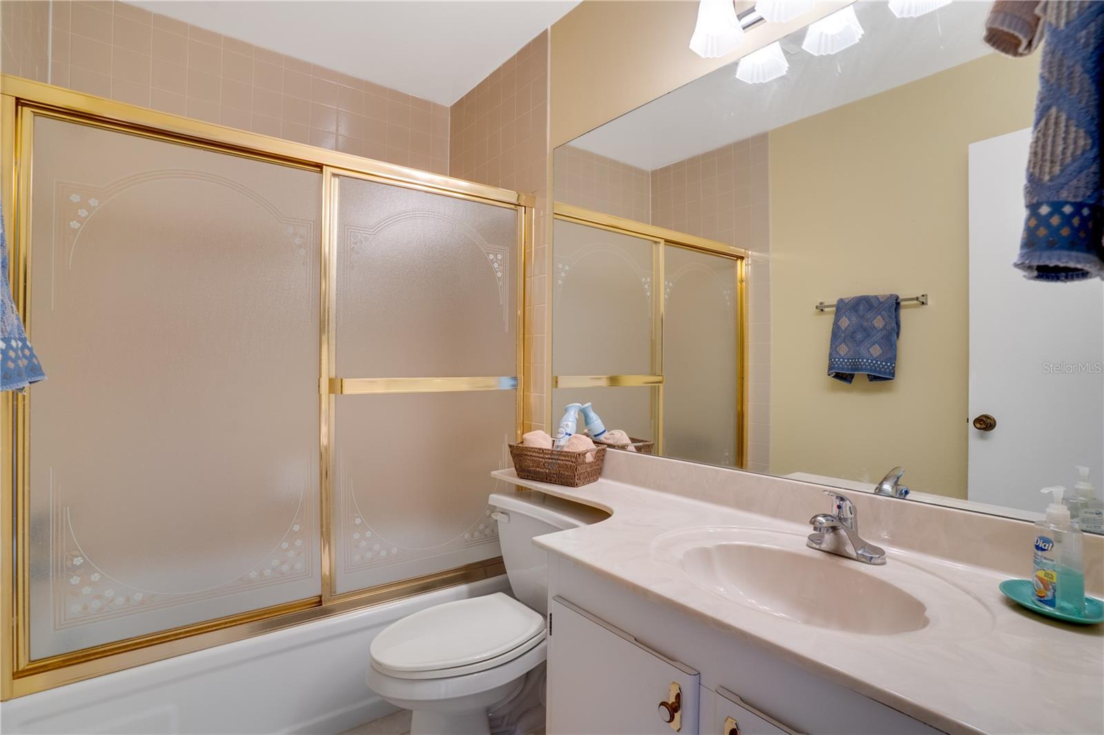 Image 16 of 38 For 656 Windrush Bay Drive 656