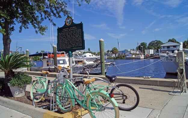 Image 26 of 38 For 656 Windrush Bay Drive 656