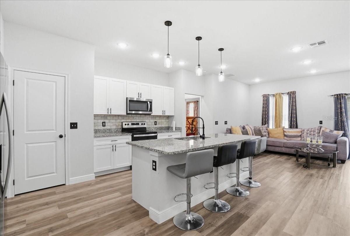 Image 11 of 44 For 2125 Hibiscus Place