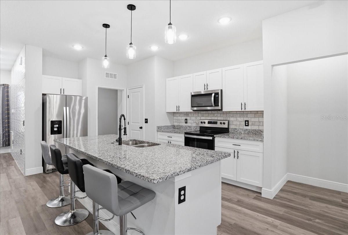 Image 13 of 44 For 2125 Hibiscus Place