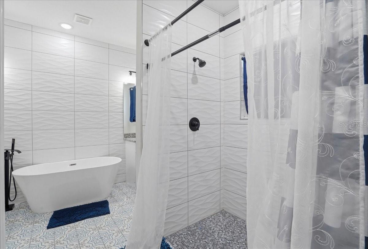 Image 24 of 44 For 2125 Hibiscus Place