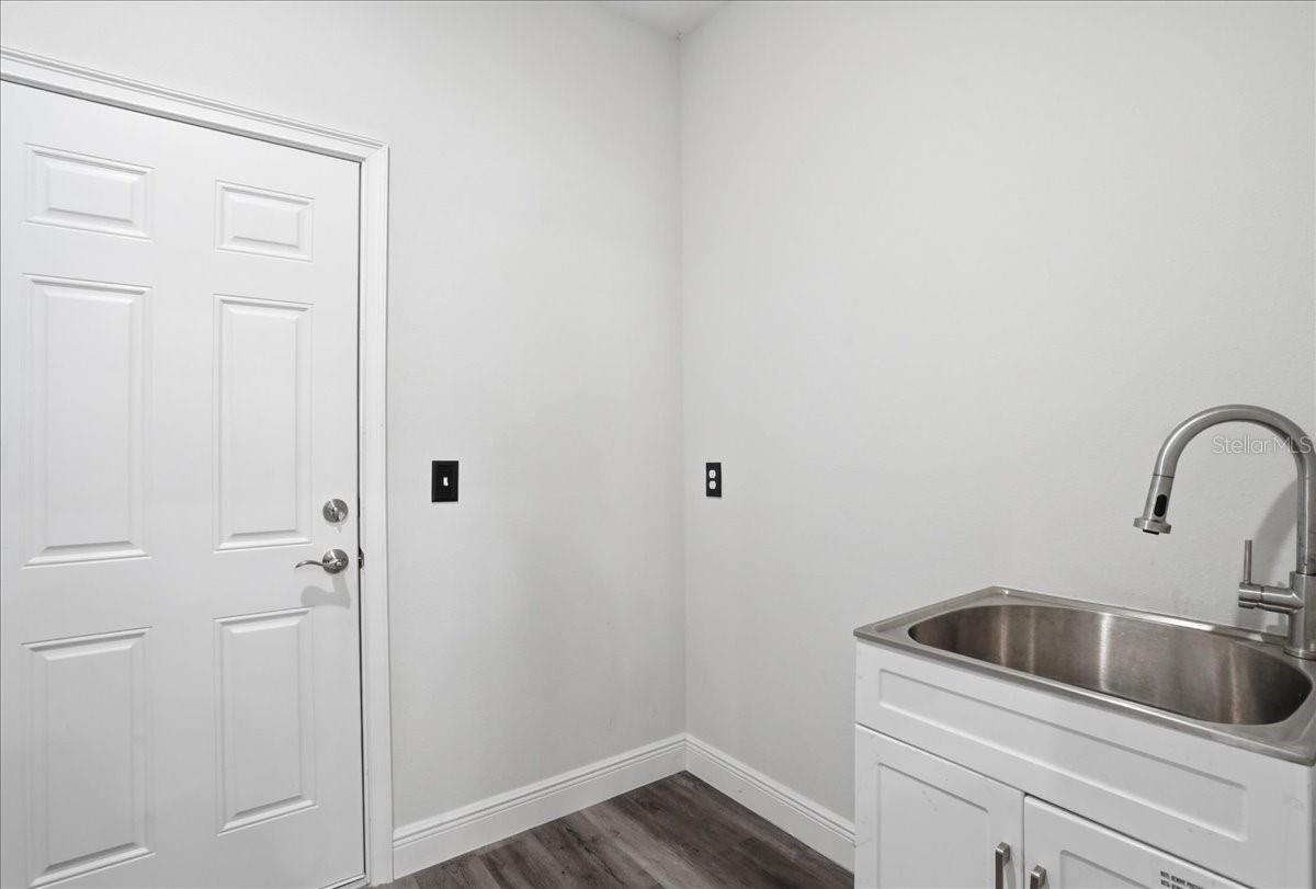 Image 34 of 44 For 2125 Hibiscus Place