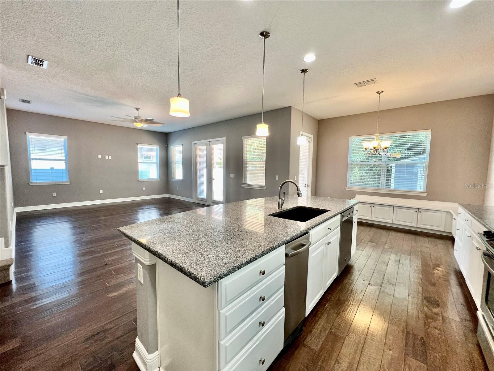 Image 12 of 40 For 7516 Trask Street