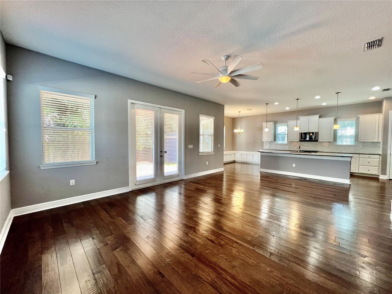 Image 14 of 40 For 7516 Trask Street