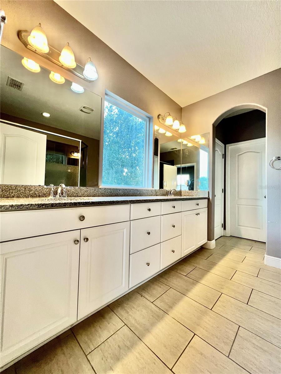 Image 21 of 40 For 7516 Trask Street