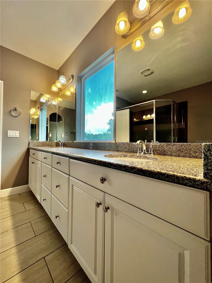 Image 22 of 40 For 7516 Trask Street