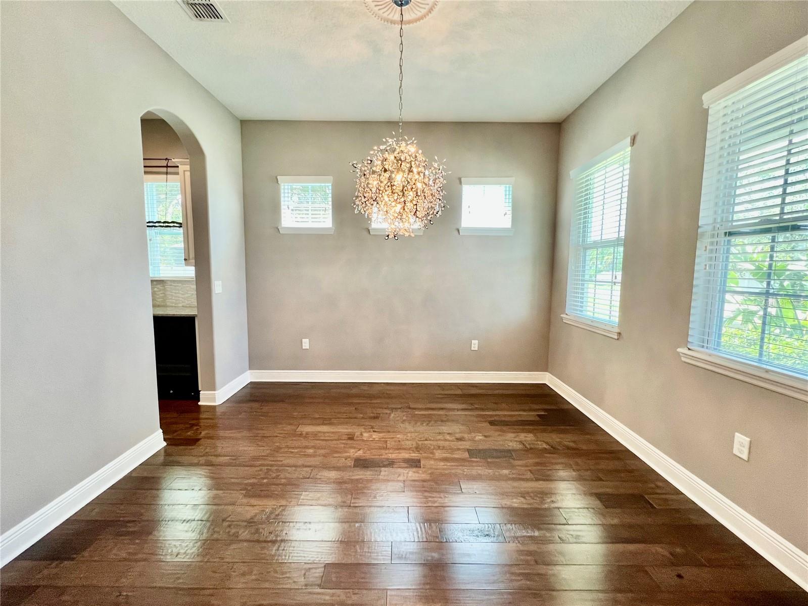 Image 4 of 40 For 7516 Trask Street