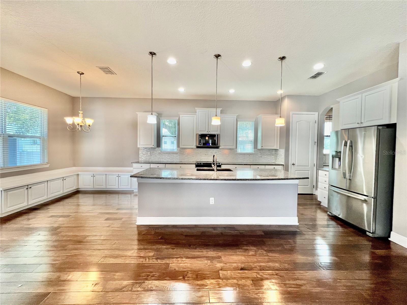 Image 6 of 40 For 7516 Trask Street