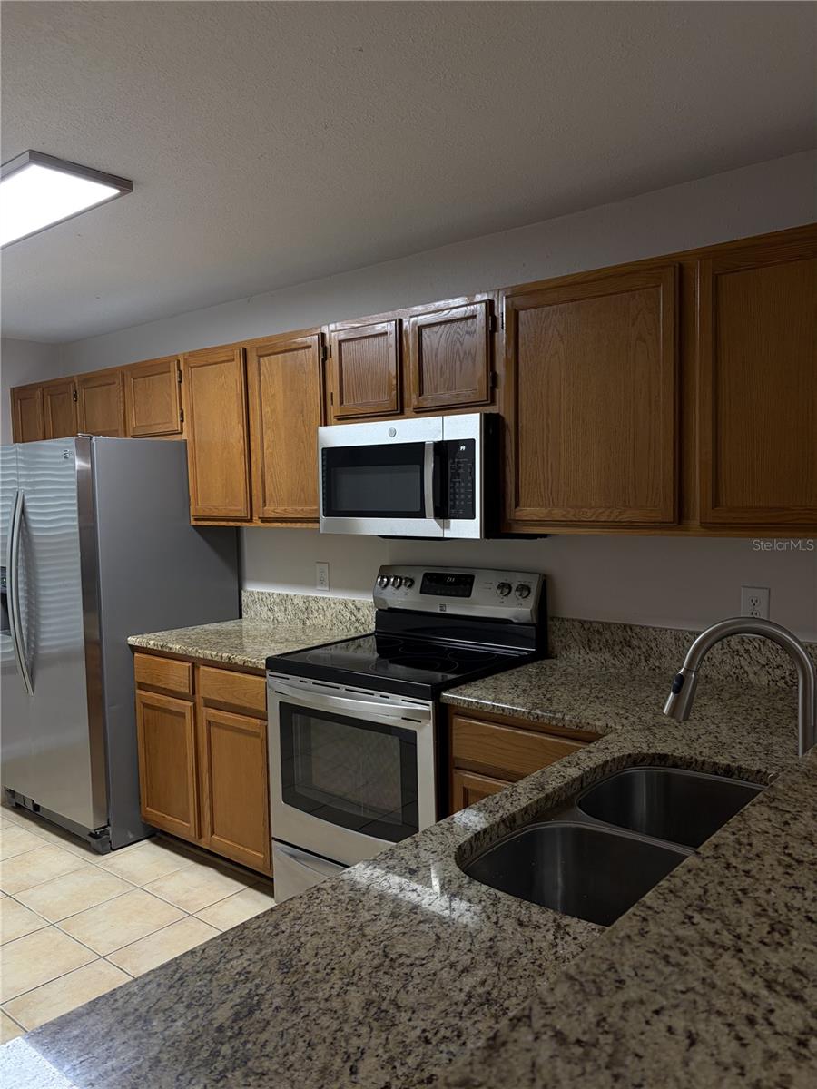 Image 11 of 31 For 3156 Valley Oaks Drive 614