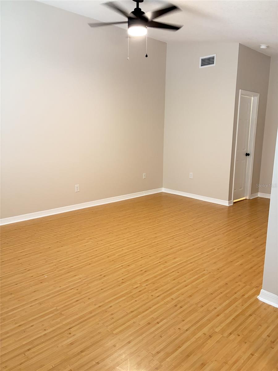 Image 17 of 31 For 3156 Valley Oaks Drive 614