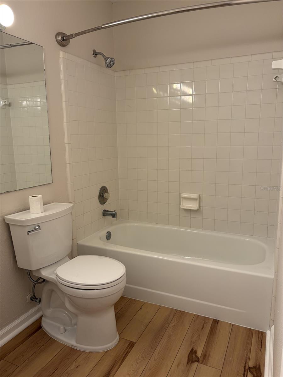 Image 27 of 31 For 3156 Valley Oaks Drive 614